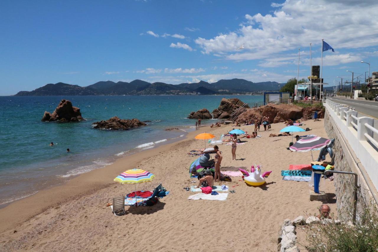 Studio With Beautiful Sea View And Direct Beach Access Cannes Exteriör bild