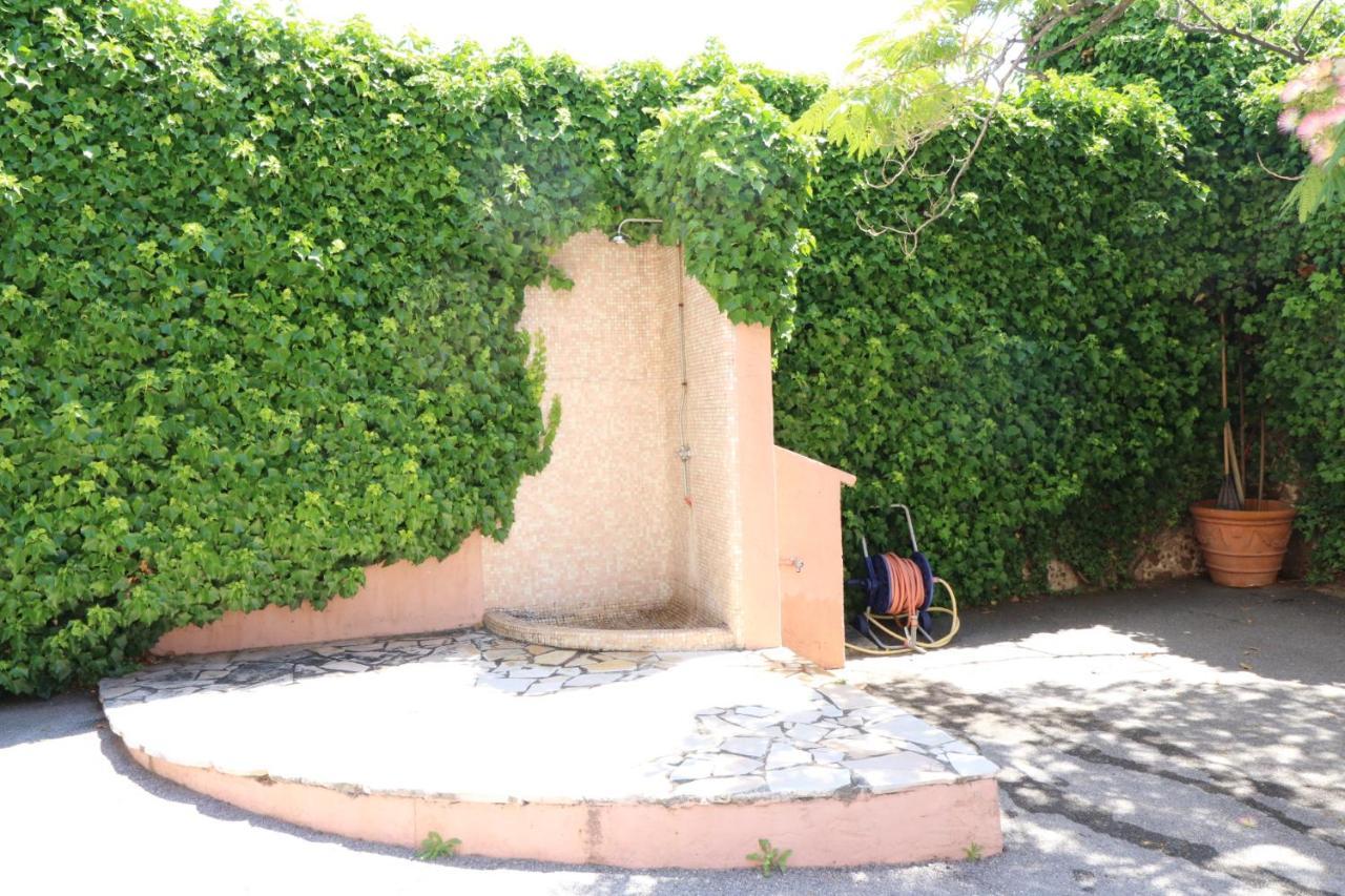 Studio With Beautiful Sea View And Direct Beach Access Cannes Exteriör bild