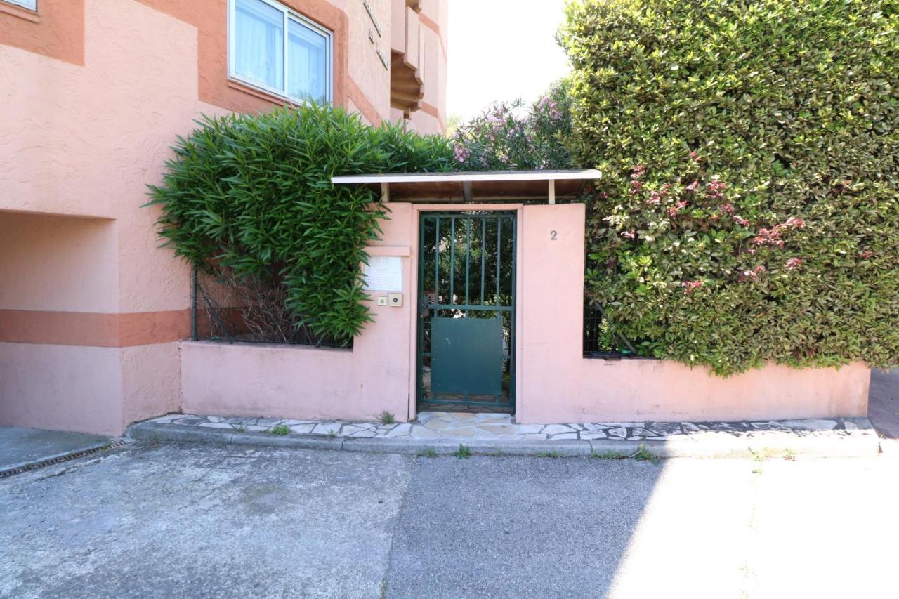 Studio With Beautiful Sea View And Direct Beach Access Cannes Exteriör bild