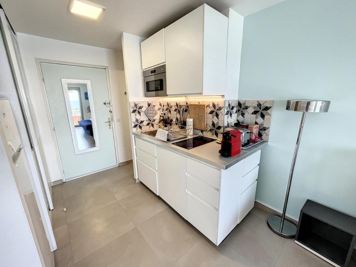 Studio With Beautiful Sea View And Direct Beach Access Cannes Exteriör bild