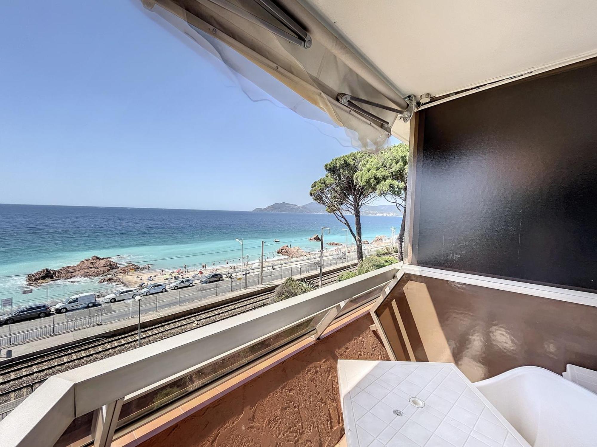 Studio With Beautiful Sea View And Direct Beach Access Cannes Exteriör bild